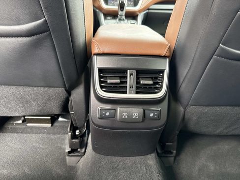 Used 2022 Subaru Outback Touring AWD/4WD image 19