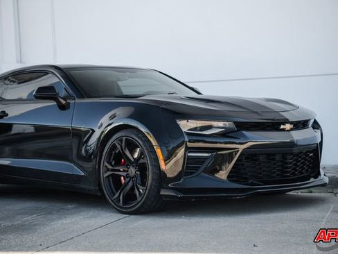 Used 2018 Chevrolet Camaro SS image 50