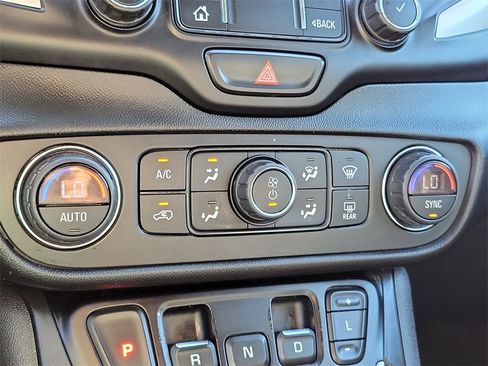 Used 2020 GMC Terrain SLT image 11