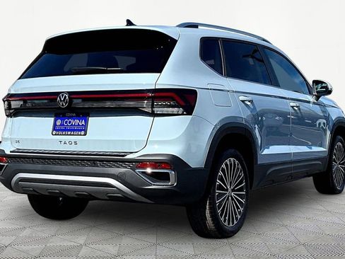 New 2026 Volkswagen Taos SE image 6
