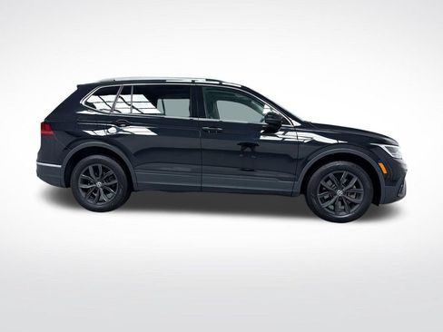 Used 2024 Volkswagen Tiguan SE w/ Panoramic Sunroof Package AWD/4WD image 2