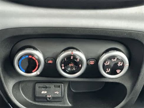 Used 2014 FIAT 500L Easy image 12