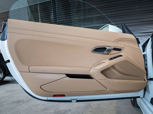 Certified 2017 Porsche 718 Boxster RWD image 23