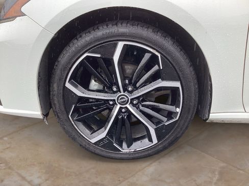 Used 2024 Nissan Altima 2.5 SR image 30