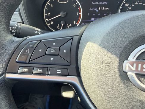 Used 2025 Nissan Altima 2.5 SV FWD image 21