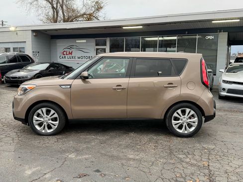 Used 2015 Kia Soul + image 6