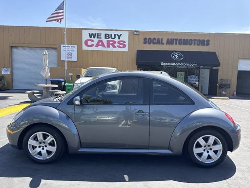 Used 2007 Volkswagen Beetle Coupe w/ Package 1 FWD image 2