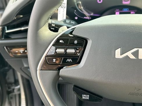 Certified 2025 Kia Niro EX image 23