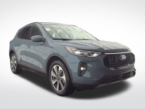 Used 2025 Ford Escape Platinum w/ Premium Technology Package image 4