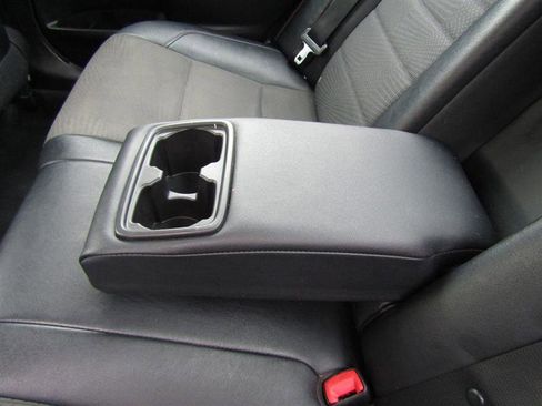 Used 2016 Toyota Camry SE image 25