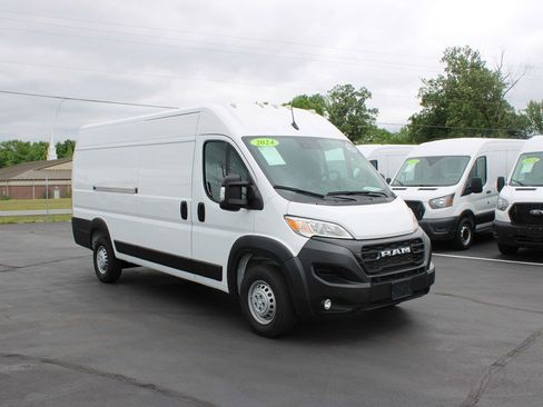 Used 2024 RAM ProMaster 3500 w/ Safety Group FWD image 3