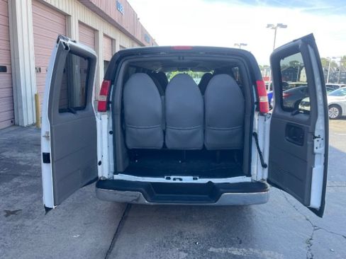 Used 2014 Chevrolet Express 3500 LT w/ LT Preferred Equipment Group RWD image 18
