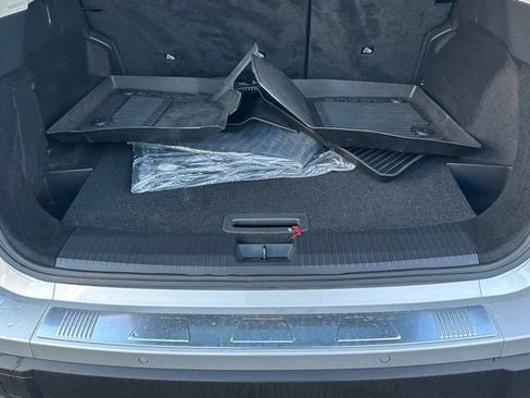 Used 2025 Nissan Rogue SV image 17