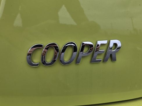 Used 2022 MINI Cooper Convertible w/ Driver Assistance Package FWD image 13