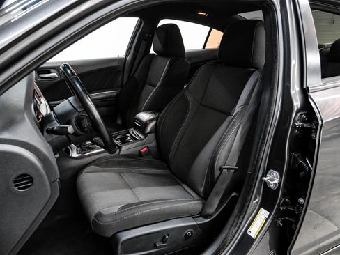 Used 2021 Dodge Charger SXT w/ Blacktop Package RWD image 31
