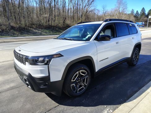 New 2026 Jeep Cherokee Laredo AWD/4WD image 4