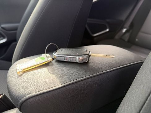 Used 2025 Kia Soul LX w/ LX Technology Package image 22