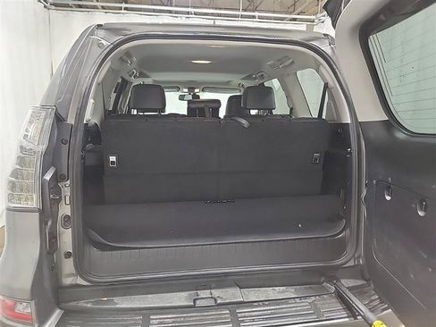 Used 2014 Lexus GX 460 Luxury AWD/4WD image 15