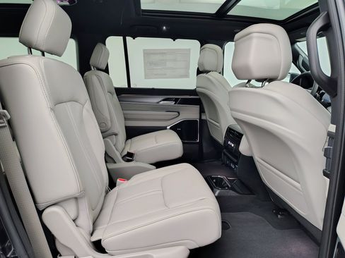 New 2026 Jeep Grand Wagoneer Limited AWD/4WD image 29