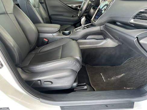 Used 2025 Subaru Outback Limited AWD/4WD image 38