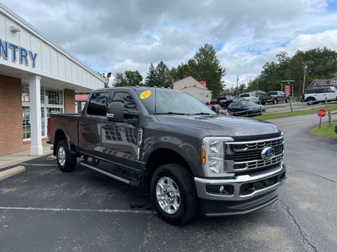 Used 2025 Ford F250 XLT w/ Camper Package AWD/4WD image 3