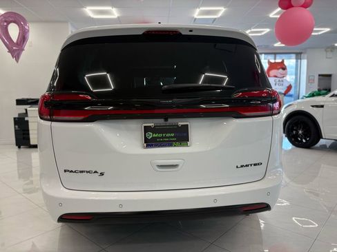 Used 2026 Chrysler Pacifica Limited w/ S Appearance Package image 11