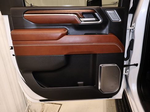 Used 2024 GMC Sierra 3500 Denali Ultimate image 15