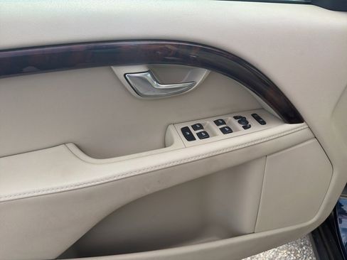 Used 2013 Volvo XC70 T6 Platinum image 14