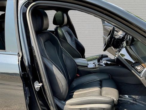 Used 2018 BMW 540i RWD image 26