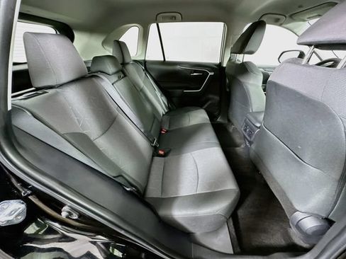 Used 2025 Toyota RAV4 XLE AWD/4WD image 25
