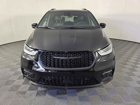 New 2026 Chrysler Pacifica Select w/ S Appearance Package image 3