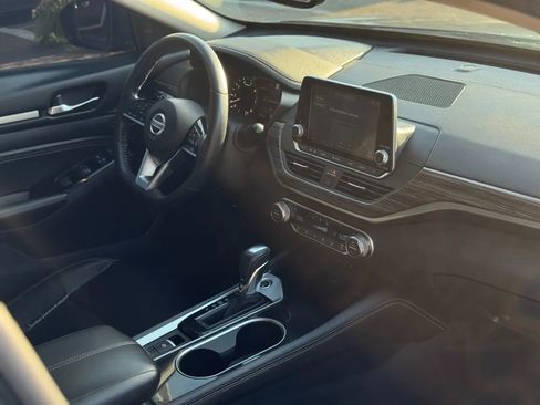 Used 2020 Nissan Altima 2.0 Platinum image 11