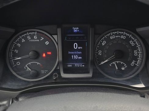 Used 2018 Toyota Tacoma TRD Off-Road image 26