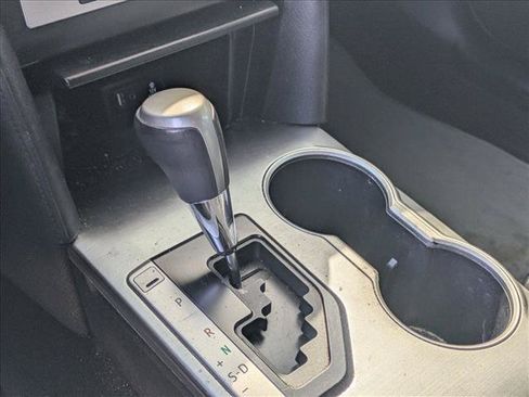 Used 2014 Toyota Camry SE FWD image 12