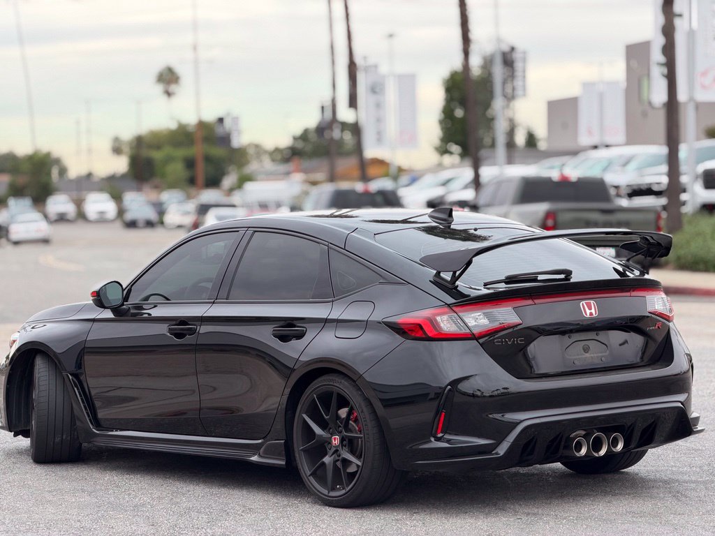 Used 2024 Honda Civic Type R image 2