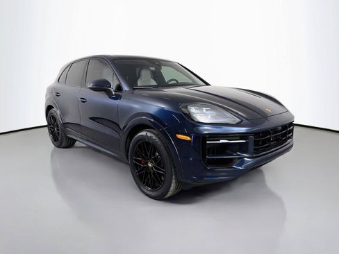 Certified 2024 Porsche Cayenne S AWD/4WD image 9