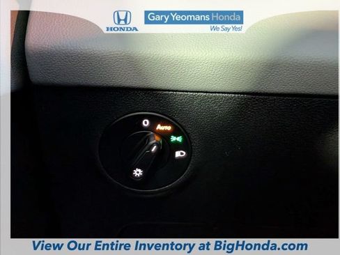 Used 2023 Volkswagen Taos SE FWD image 23