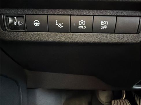 Used 2024 Nissan Ariya AWD image 28