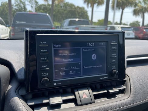 Used 2022 Toyota RAV4 XLE w/ Convenience Package FWD image 23