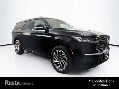 Used 2026 Lincoln Navigator L Reserve AWD/4WD image 1