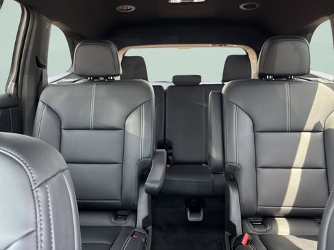 New 2026 GMC Acadia Elevation w/ Elevation Premium Package AWD/4WD image 16