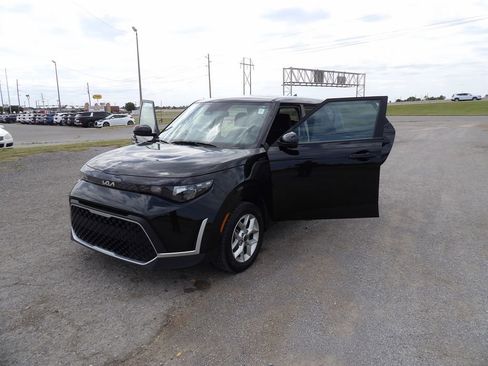 Used 2024 Kia Soul LX w/ Option Group 015 FWD image 26