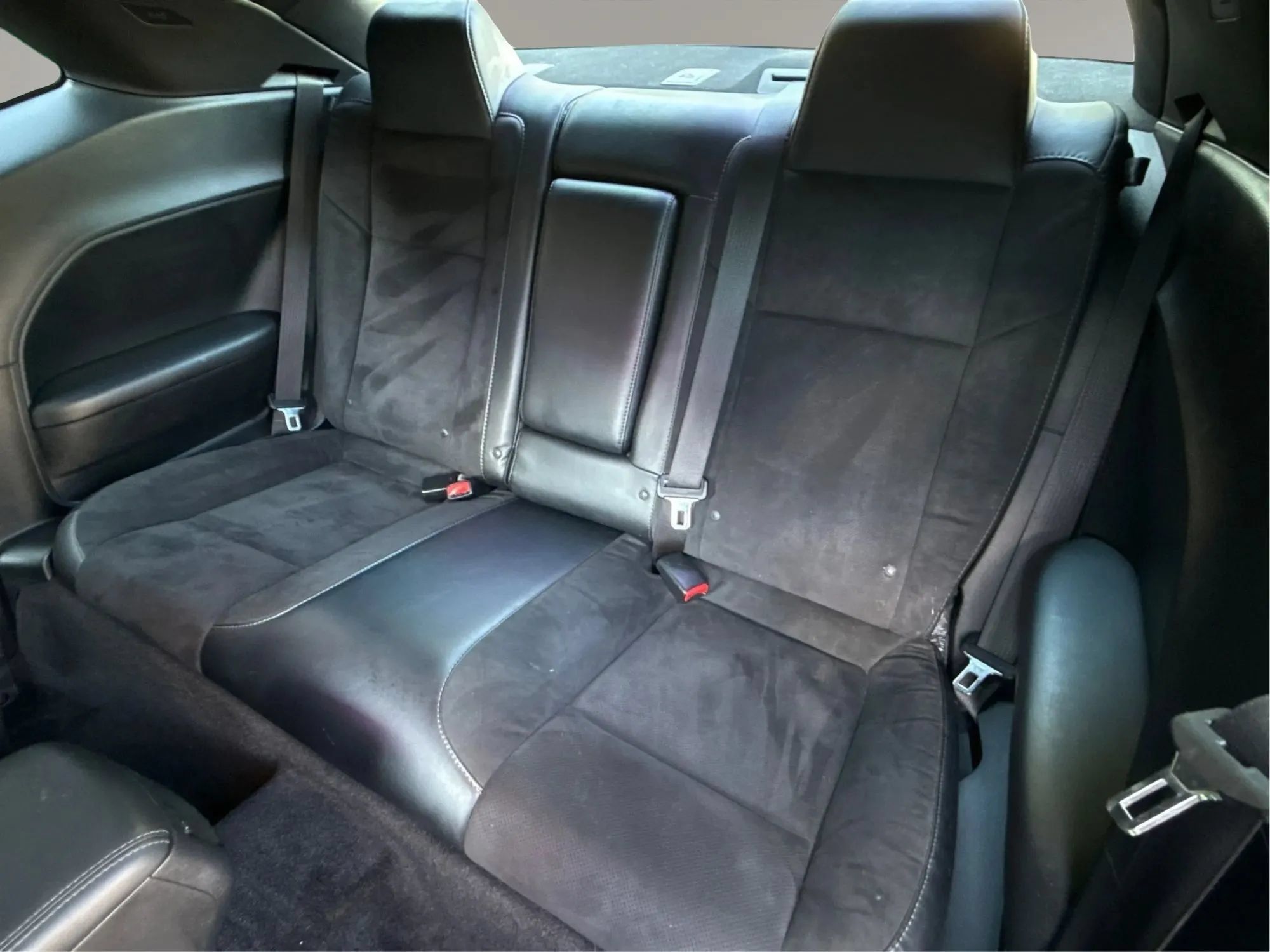 Used 2015 Dodge Challenger R/T Scat Pack w/ Leather Interior Group RWD image 26