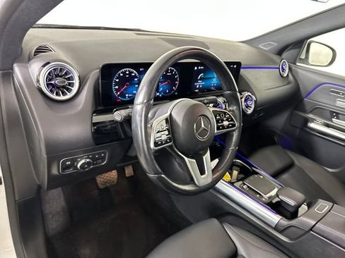 Used 2023 Mercedes-Benz GLA 250 4MATIC w/ Premium Package image 13