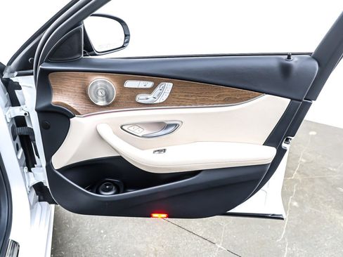 Used 2022 Mercedes-Benz E 350 Sedan w/ AMG Line Exterior image 25