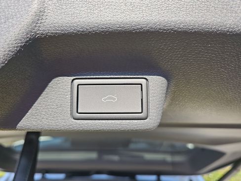 New 2025 Volkswagen ID. Buzz 1st Edition image 14