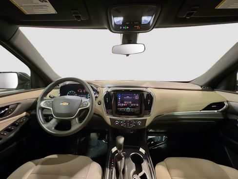 Used 2022 Chevrolet Traverse LS FWD image 15
