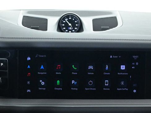 Certified 2025 Porsche Cayenne E-Hybrid Coupe image 16