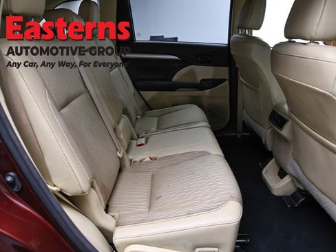 Used 2018 Toyota Highlander Plus AWD/4WD image 22