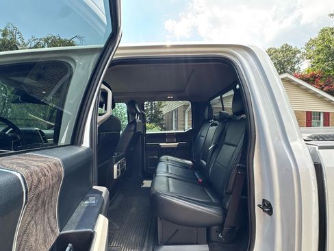 Used 2018 Ford F250 Lariat w/ Lariat Ultimate Package AWD/4WD image 9
